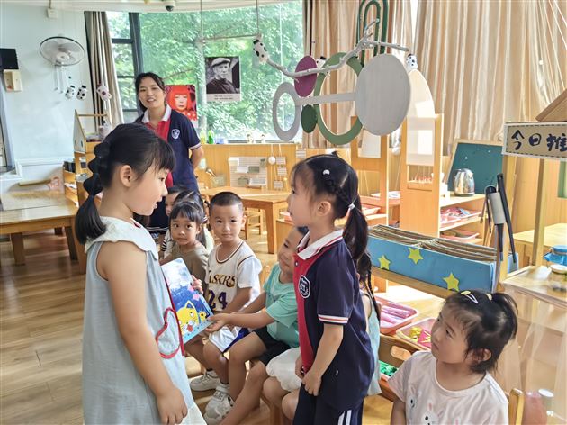 学长来啦——棠湖仁智幼儿园优秀毕业生进课堂