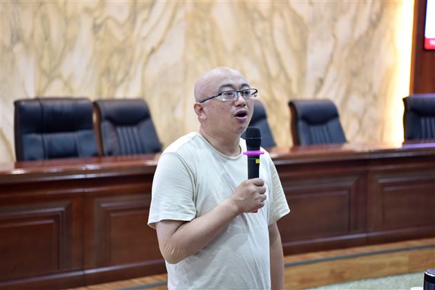 低吟深耕高歌猛进——高三语文组在区级高考考点解读大赛中赢得“开门红”