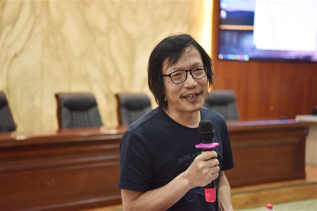 低吟深耕高歌猛进——高三语文组在区级高考考点解读大赛中赢得“开门红”