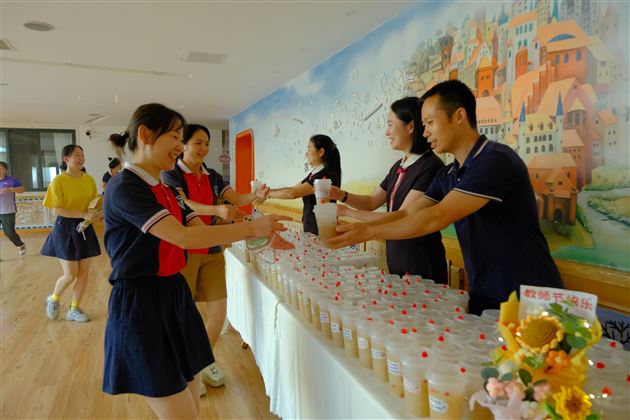 躬耕教坛强国有——棠湖仁智幼儿园举行教师节庆祝暨表彰大会