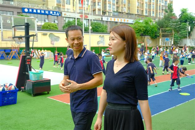 中国人民大学书报资料中心专家莅临我园调研