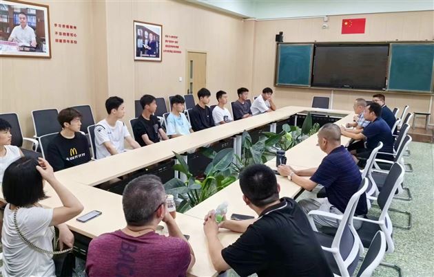 棠外召开足球特长生家长会及教练员工作会
