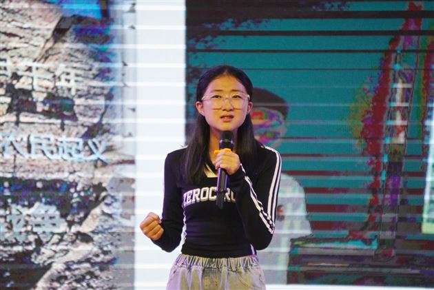 棠外初2021级语文组举行“青春须早为”演讲比赛