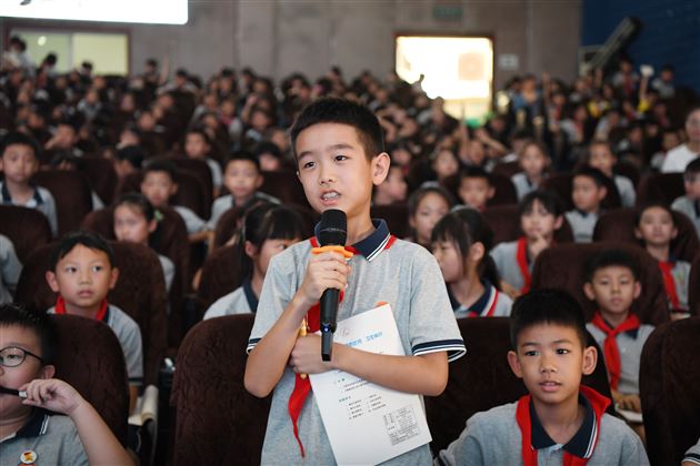 南北极的故事——记棠外附小科普知识讲座