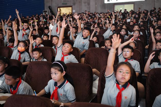 南北极的故事——记棠外附小科普知识讲座