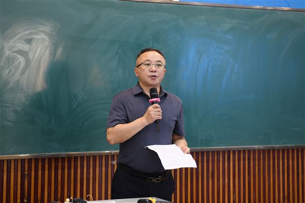 整本书阅读，向思维深处漫溯——双流区高中语文教研活动在棠外举行