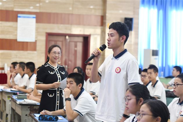 整本书阅读，向思维深处漫溯——双流区高中语文教研活动在棠外举行