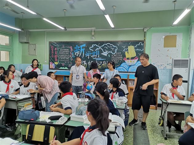 习惯养成教育从“头”开始——棠外初中开展2023级新生仪容仪表大检查