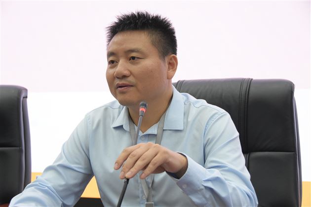 初中副校长刘勇