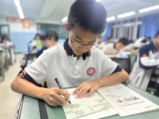 “三”生万物 廿接百年——棠外初2022级组织开展三行诗创作活动