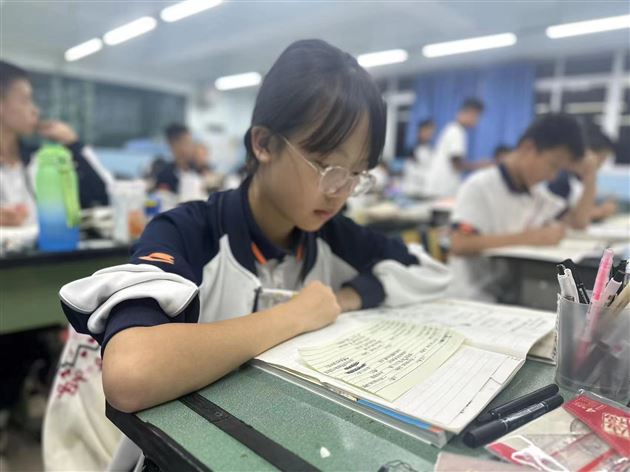 “三”生万物 廿接百年——棠外初2022级组织开展三行诗创作活动