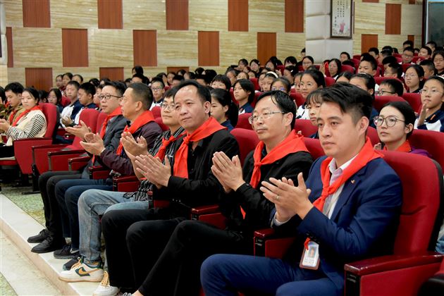 棠外举行初2023级少先队建队仪式