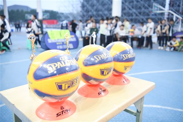 球场绽放激情献礼棠外校庆——棠外初2022级3X3班级篮球联赛圆满收官