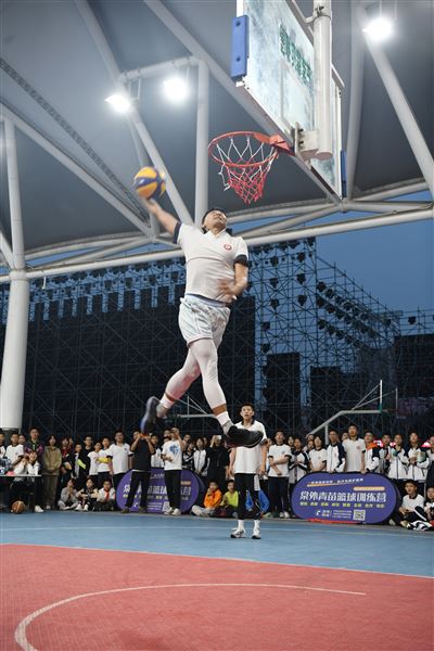 球场绽放激情献礼棠外校庆——棠外初2022级3X3班级篮球联赛圆满收官