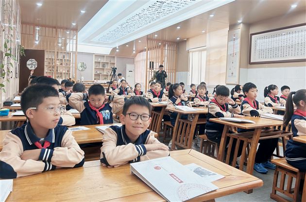 《以文化人匠心铸魂》非遗课程进校园活动