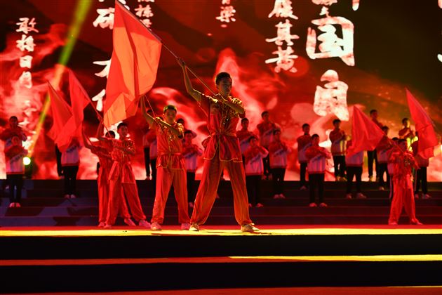 廿载风华弦歌永续——记成都棠湖外国语学校建校二十周年庆典