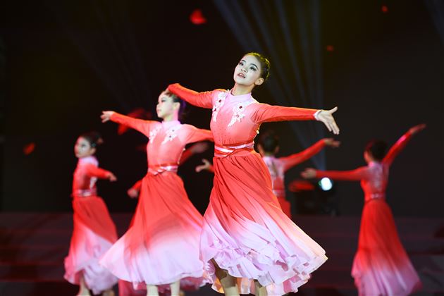 廿载风华弦歌永续——记成都棠湖外国语学校建校二十周年庆典