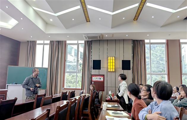 棠外初中党员教师袁成受邀为双流区家庭教育讲师团作专题培训