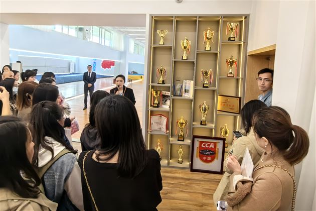 家校共育 静待花开——棠外附小召开第21届家长委员会工作会