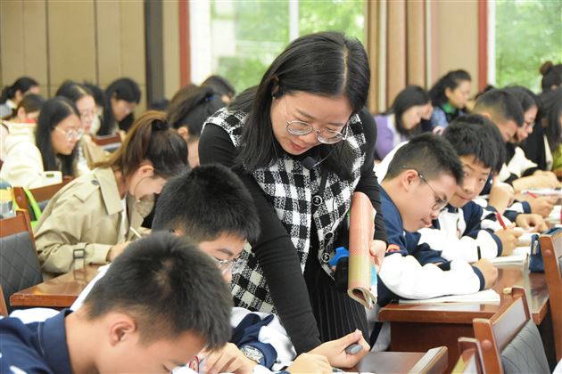 “研”途有光“语”你共赏——棠外承办双流区七年级语文阅读教学教研活动