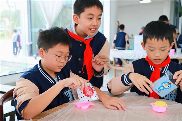 穿越时空的文字触摸古老的技艺——记棠外附小五年级秋季研学活动