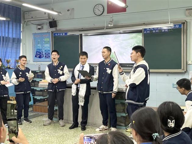 宾朋齐聚一堂 共庆二十华诞