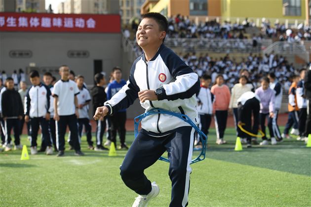 棠外初中成功举办第十届冬季师生集体趣味运动会