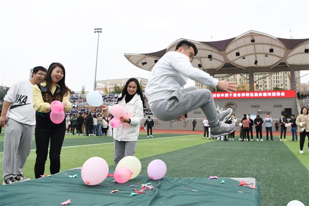 棠外初中成功举办第十届冬季师生集体趣味运动会