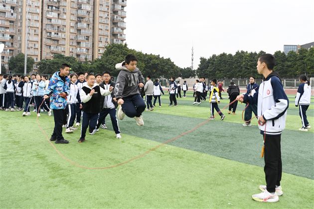 棠外初中成功举办第十届冬季师生集体趣味运动会