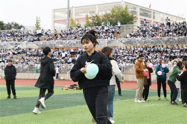 棠外初中成功举办第十届冬季师生集体趣味运动会