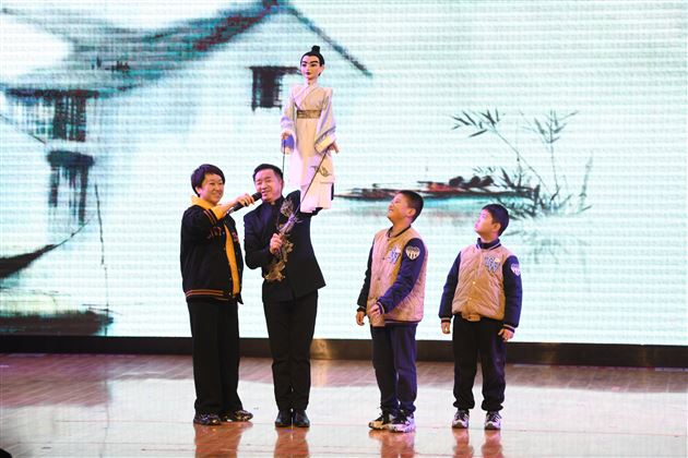 艺术大师进校园 附小学子笑开颜