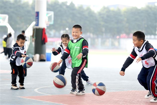 棠外成功举办成都市体育教研第三联盟“幼小初高一体化”课堂展示研讨活动 