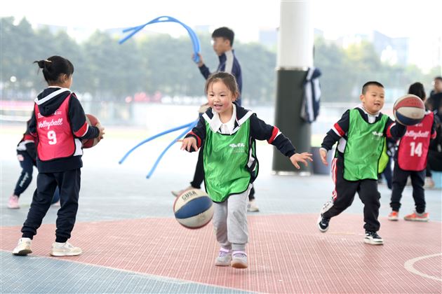 棠外成功举办成都市体育教研第三联盟“幼小初高一体化”课堂展示研讨活动 