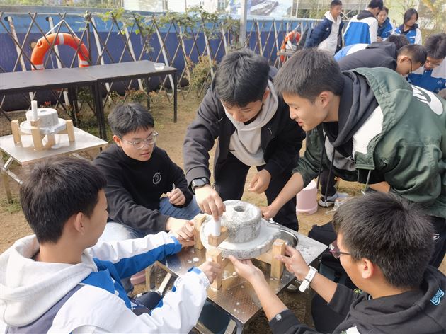 劳动传递快乐 实践点亮生活——记棠外初2021级格林庄园劳动教育实践活动 