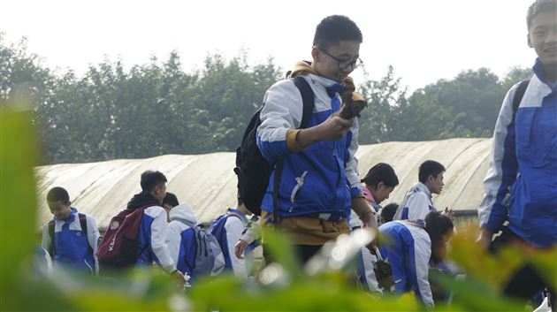 劳动传递快乐 实践点亮生活——记棠外初2021级格林庄园劳动教育实践活动