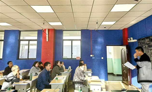 繁华一梦共探讨 名师引领以致远——棠外教师刘勇、曾亚受邀赴泸定县送教