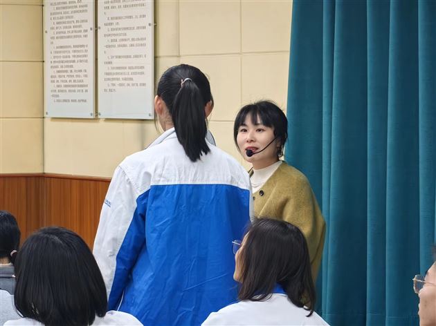 棠外柯亚莉历史名师工作坊与双流匡世国工作室开展联合教研活动