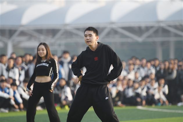 棠外高中开展第十届冬季趣味集体项目运动会