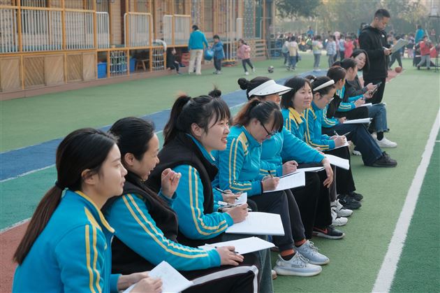 班主任组：抓特色