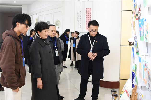 成都市艺术教育特色学校复核汇报会在棠外开展