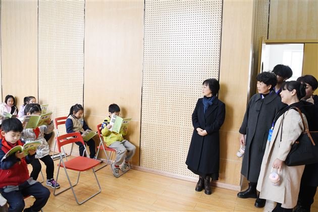 成都市艺术教育特色学校复核汇报会在棠外开展