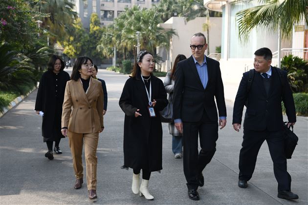 合议学校发展之法 共建国际教育之路——英国雷丁大学代表再访棠外