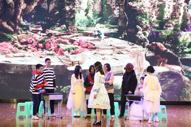 “英”你而动 “语”出精彩——记棠外高2022级外语话剧展演