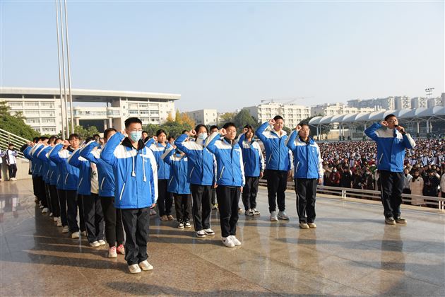 听！铿锵的青春誓言——棠外初中举行2023年下期新团员入团宣誓仪式 