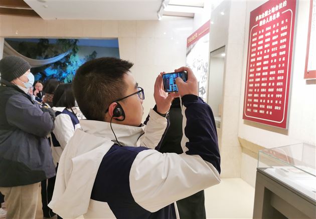 参观西柏坡博物馆