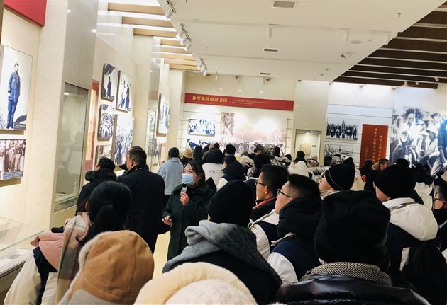 参观西柏坡博物馆