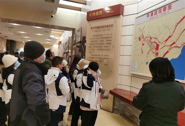 参观西柏坡博物馆