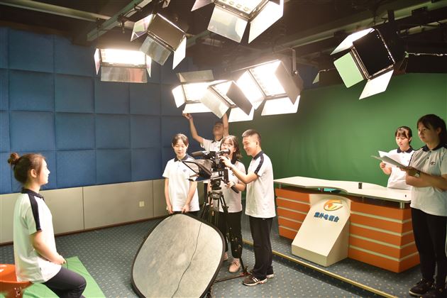 喜报：棠外电视台斩获全国中小学校园影视最高奖——金杜鹃奖