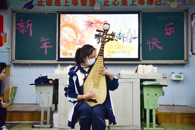 喜迎元旦佳节 共赴青春未来——记棠外初2023级班级元旦晚会