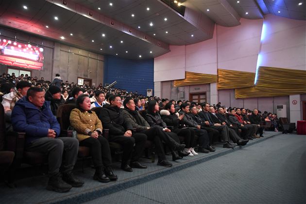 一诊试剑露锋芒 再启新程攀新高——棠外高2021级举行一诊表彰大会